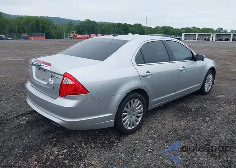 2011 Ford Fusion Hybrid z USA, uszkodzony, nr VIN 3FADP0L35BR221881